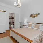 Spacious 2br At Square Apartman