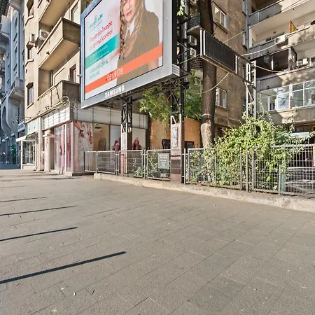 Spacious 2br At Square * בוקרשט