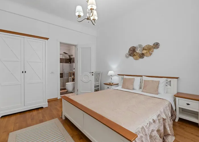 Spacious 2br At Square Appartement