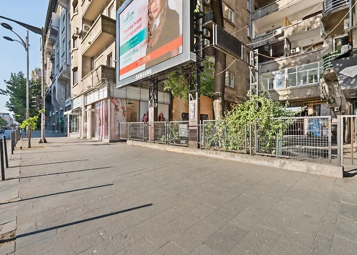 Spacious 2br At Square * בוקרשט