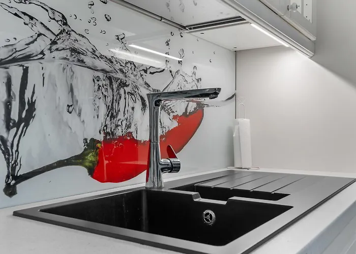 Spacious 2br At Square Apartment