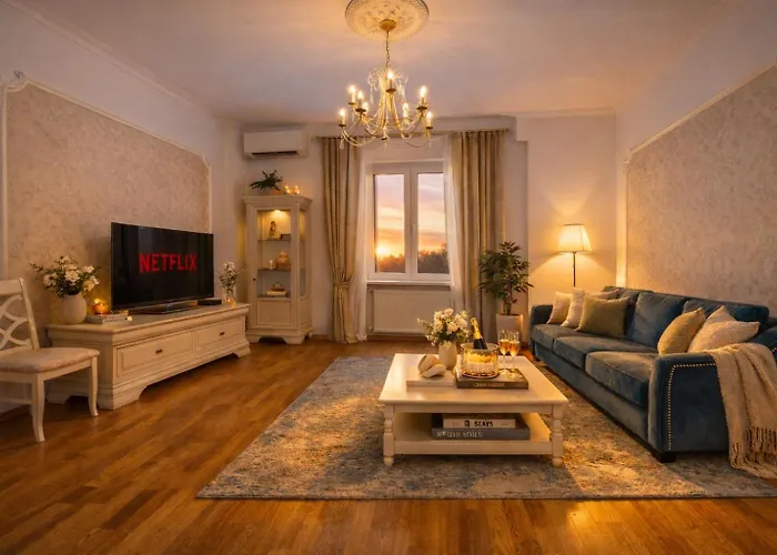 Spacious 2br At Square דירה