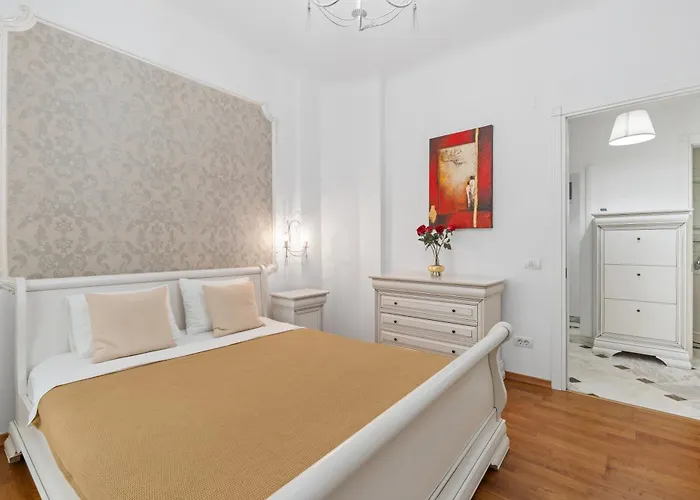 Spacious 2br At Square Appartement