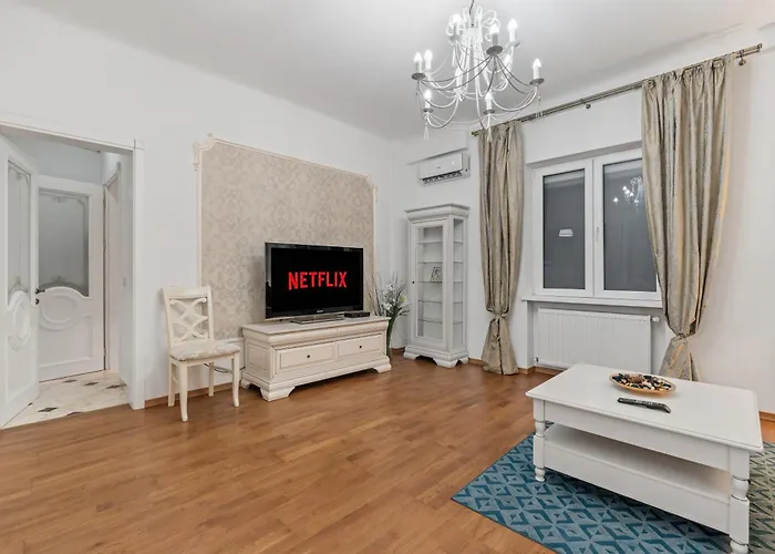 Spacious 2br At Square Apartment Bucharest