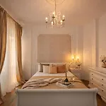 Spacious 2br At Square Bukarest